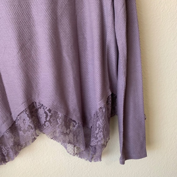 Long Sleeve Top Smoky Lilac with Lace Hem Zigzag Hemline ScoopNeck Size Small - Picture 14 of 14